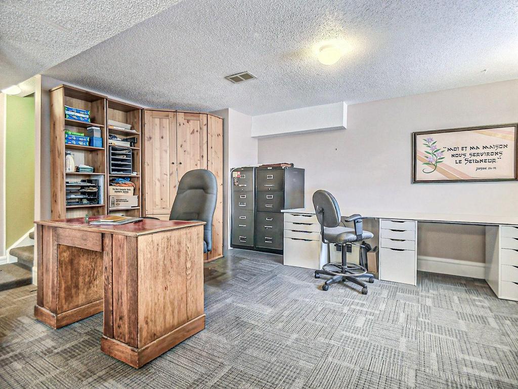 









197


Boul. Montclair

,
Hull (Gatineau),




QC
J8Y2G8


