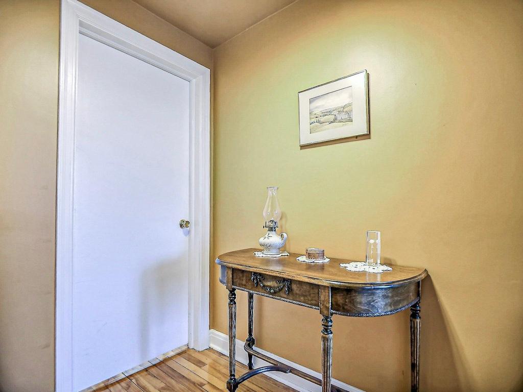 









197


Boul. Montclair

,
Hull (Gatineau),




QC
J8Y2G8

