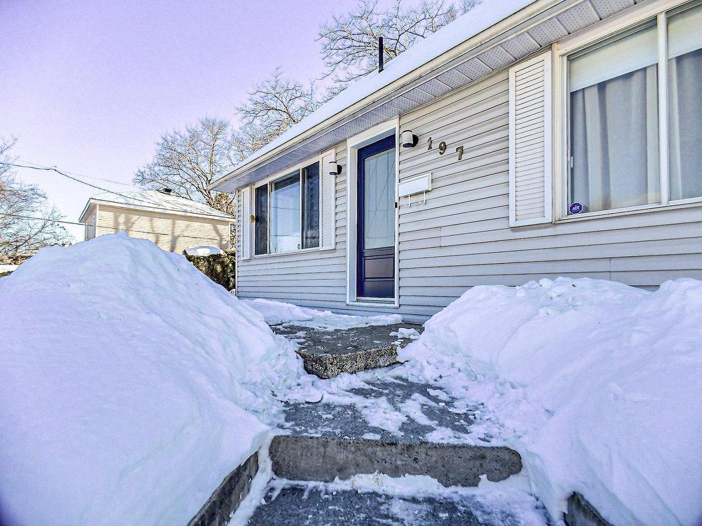 









197


Boul. Montclair

,
Hull (Gatineau),




QC
J8Y2G8

