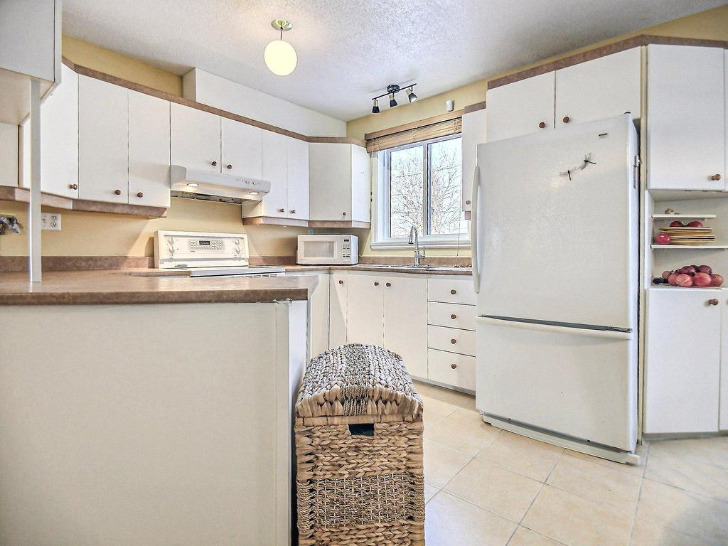 









197


Boul. Montclair

,
Hull (Gatineau),




QC
J8Y2G8

