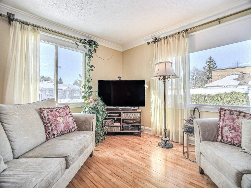 









197


Boul. Montclair

,
Hull (Gatineau),




QC
J8Y2G8

