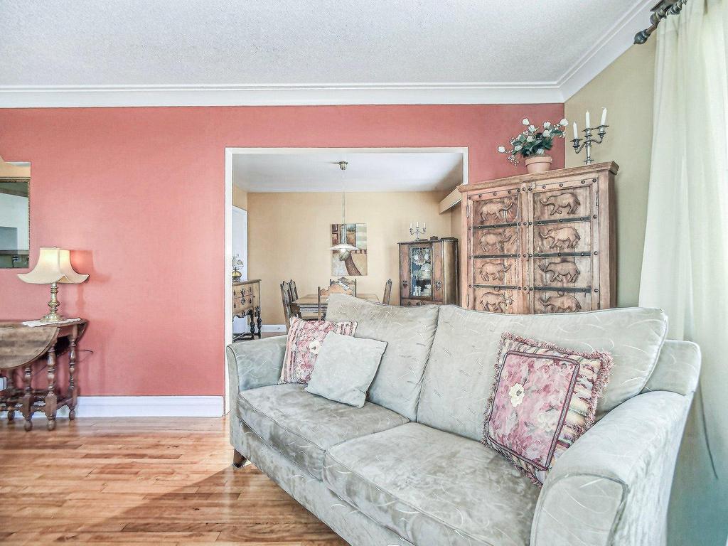 









197


Boul. Montclair

,
Hull (Gatineau),




QC
J8Y2G8

