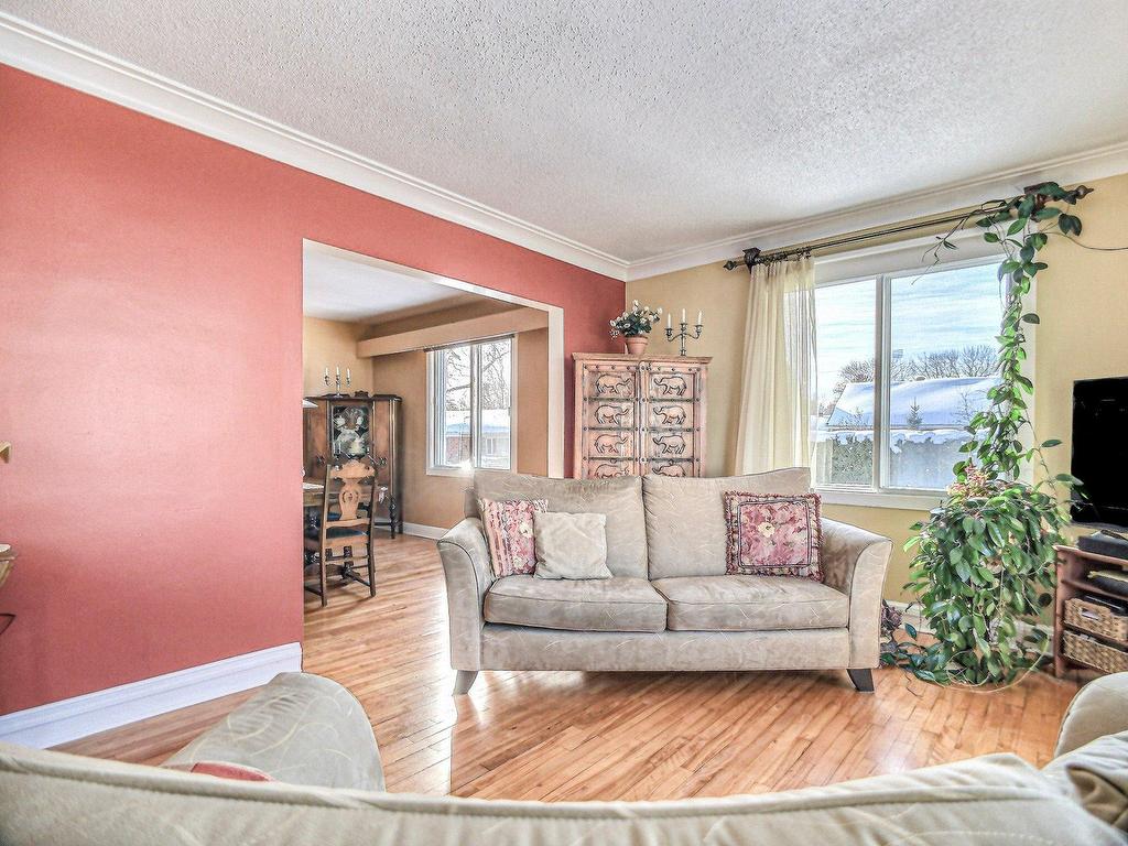 









197


Boul. Montclair

,
Hull (Gatineau),




QC
J8Y2G8


