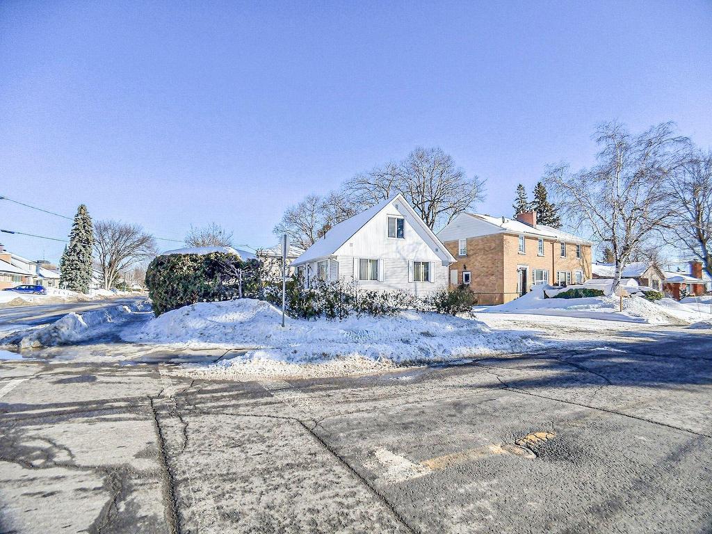 









197


Boul. Montclair

,
Hull (Gatineau),




QC
J8Y2G8


