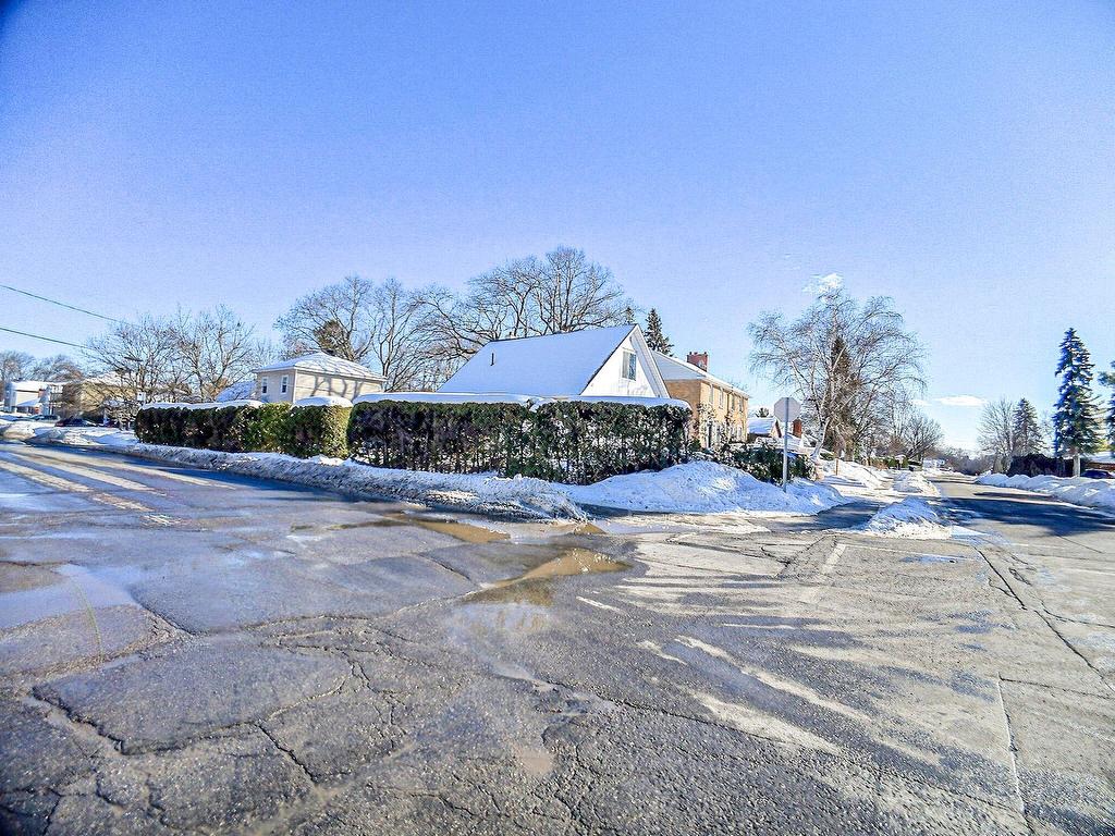 









197


Boul. Montclair

,
Hull (Gatineau),




QC
J8Y2G8

