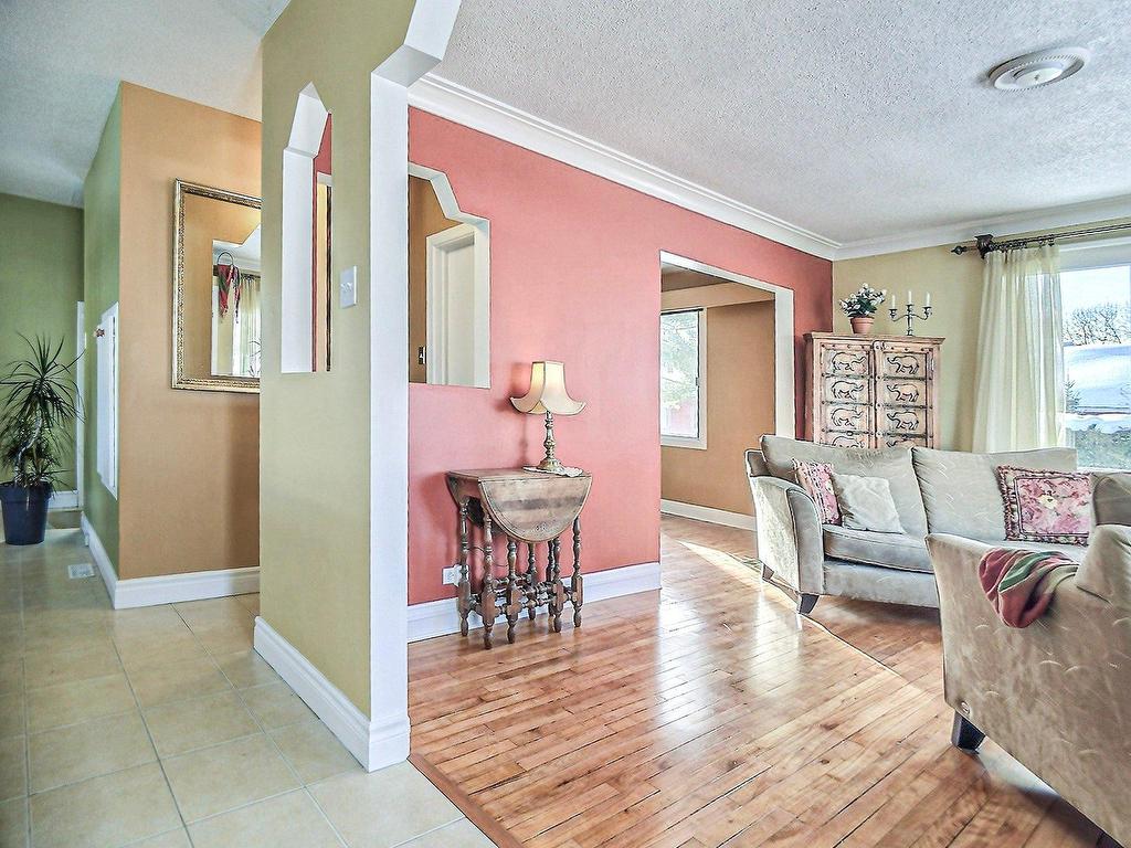 









197


Boul. Montclair

,
Hull (Gatineau),




QC
J8Y2G8

