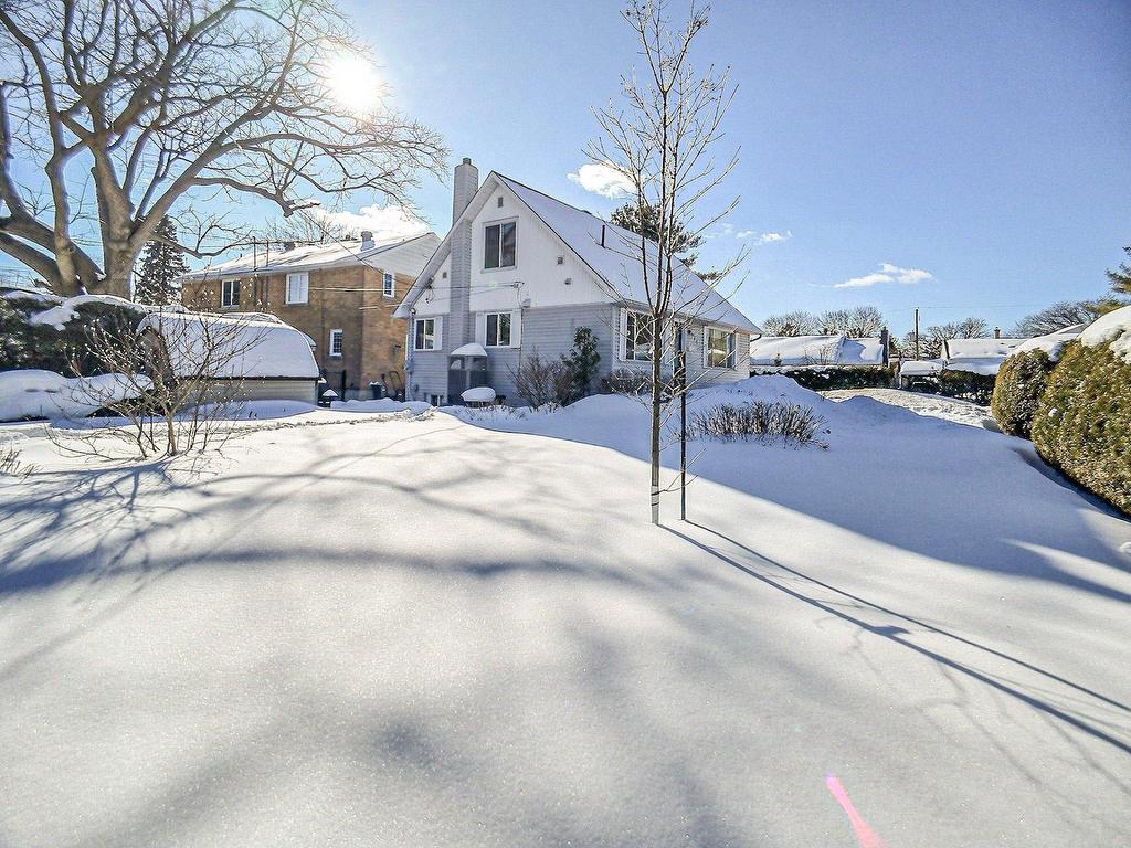 









197


Boul. Montclair

,
Hull (Gatineau),




QC
J8Y2G8

