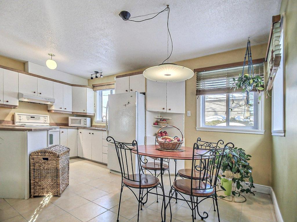









197


Boul. Montclair

,
Hull (Gatineau),




QC
J8Y2G8

