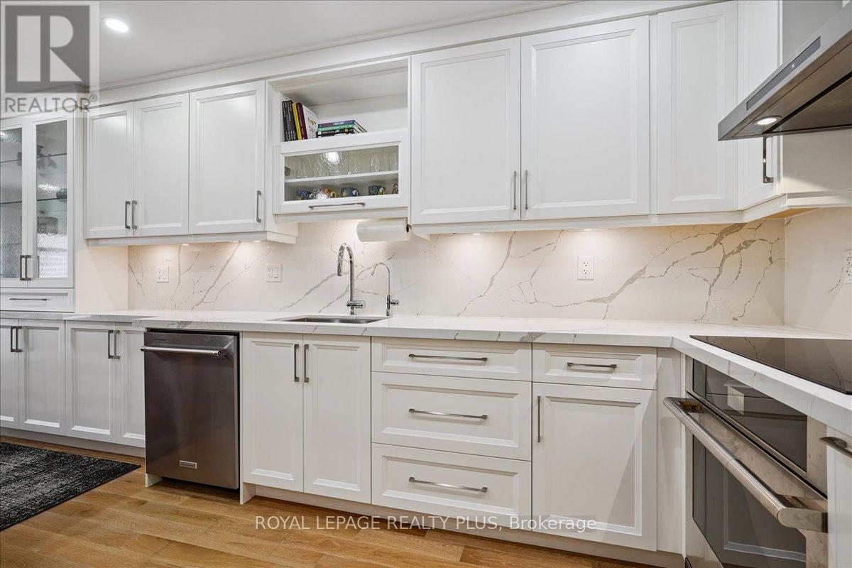 












5300 PALMETTO PLACE

,
Mississauga,




Ontario
L5M0C7

