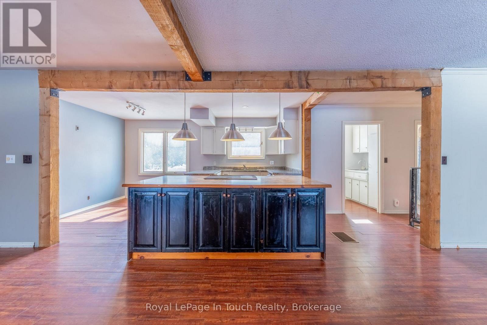 












440 CONCESSION RD 16 CONCESSION E

,
Tiny,




Ontario
L9M0P1

