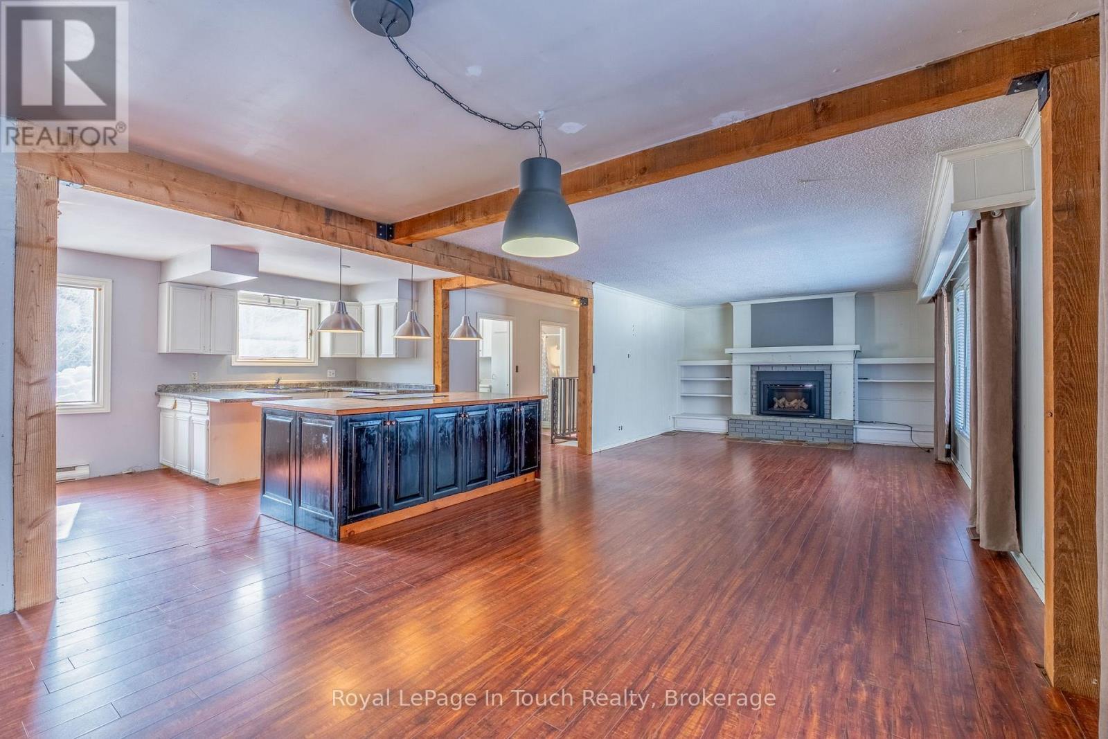 












440 CONCESSION RD 16 CONCESSION E

,
Tiny,




Ontario
L9M0P1

