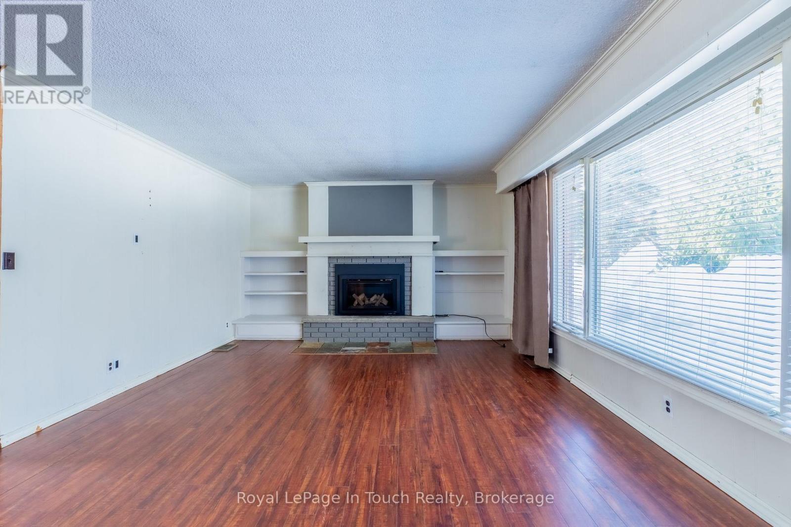 












440 CONCESSION RD 16 CONCESSION E

,
Tiny,




Ontario
L9M0P1

