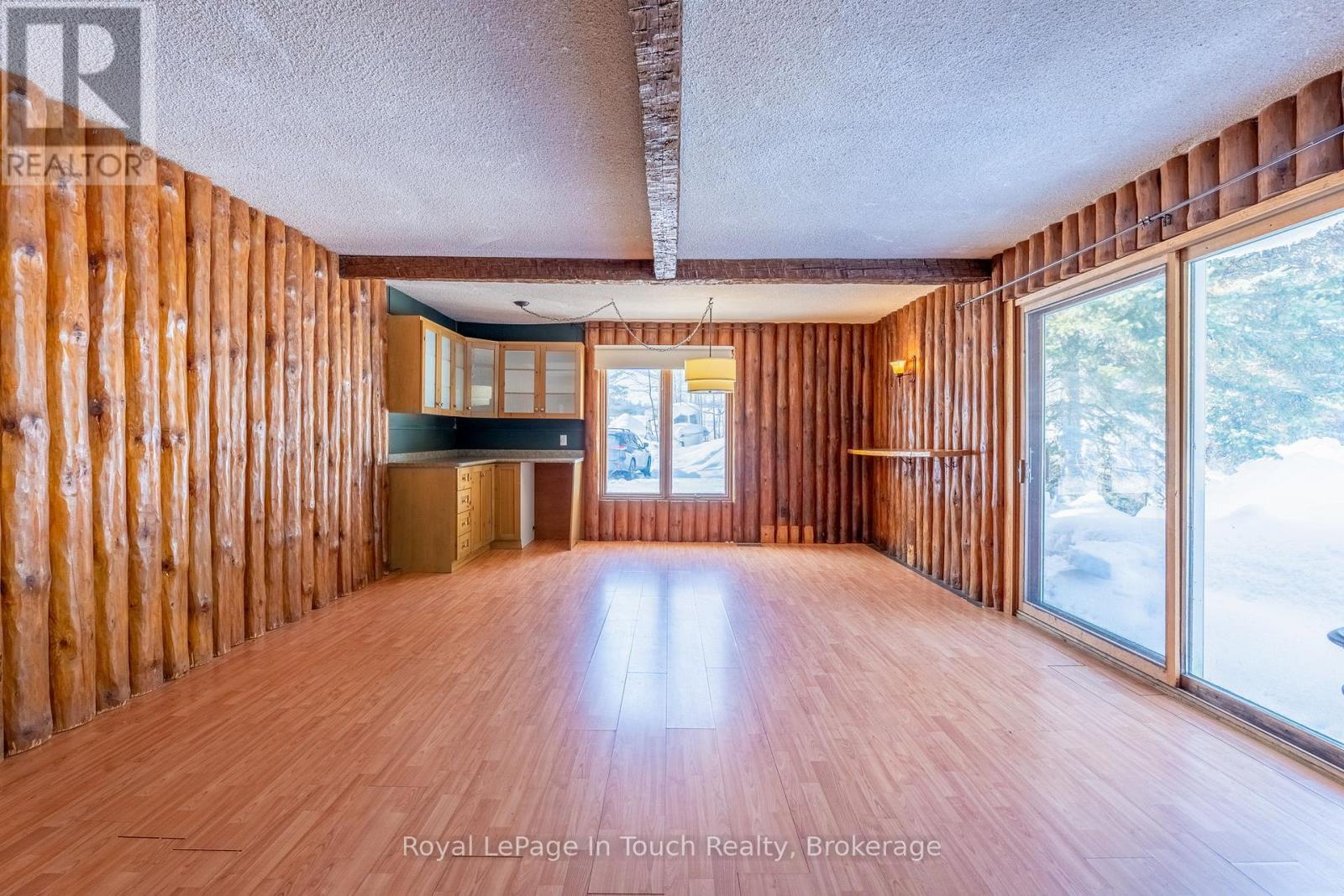 












440 CONCESSION RD 16 CONCESSION E

,
Tiny,




Ontario
L9M0P1

