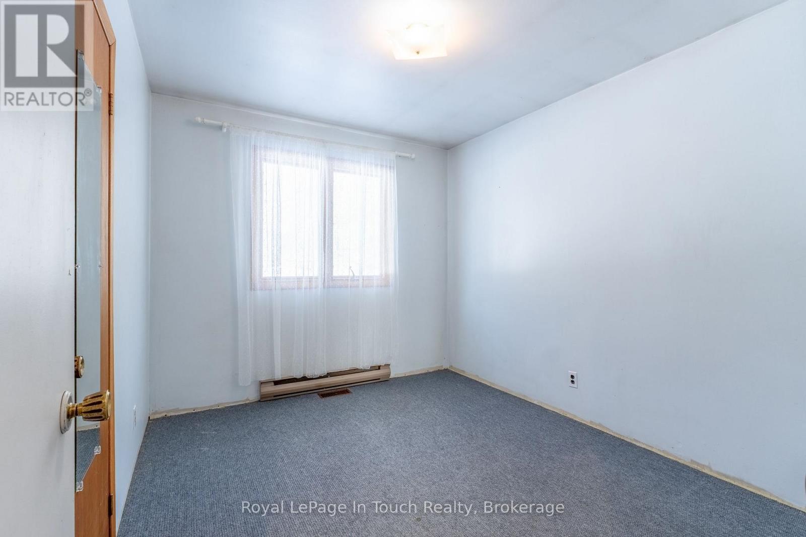 












440 CONCESSION RD 16 CONCESSION E

,
Tiny,




Ontario
L9M0P1

