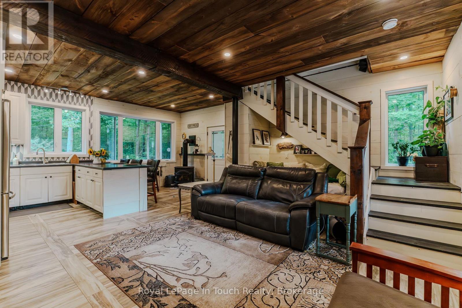 












440 CONCESSION RD 16 CONCESSION E

,
Tiny,




Ontario
L9M0P1

