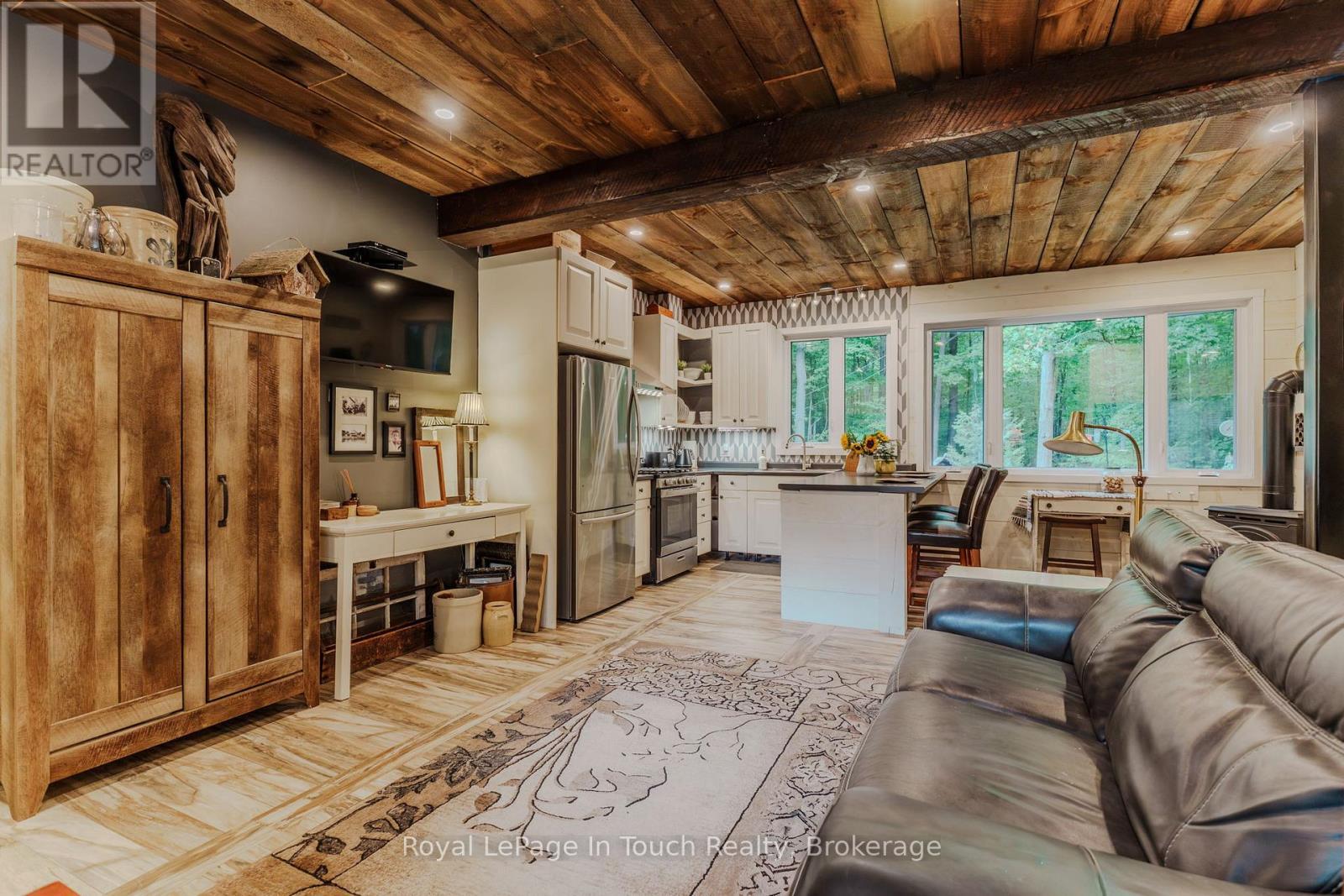 












440 CONCESSION RD 16 CONCESSION E

,
Tiny,




Ontario
L9M0P1

