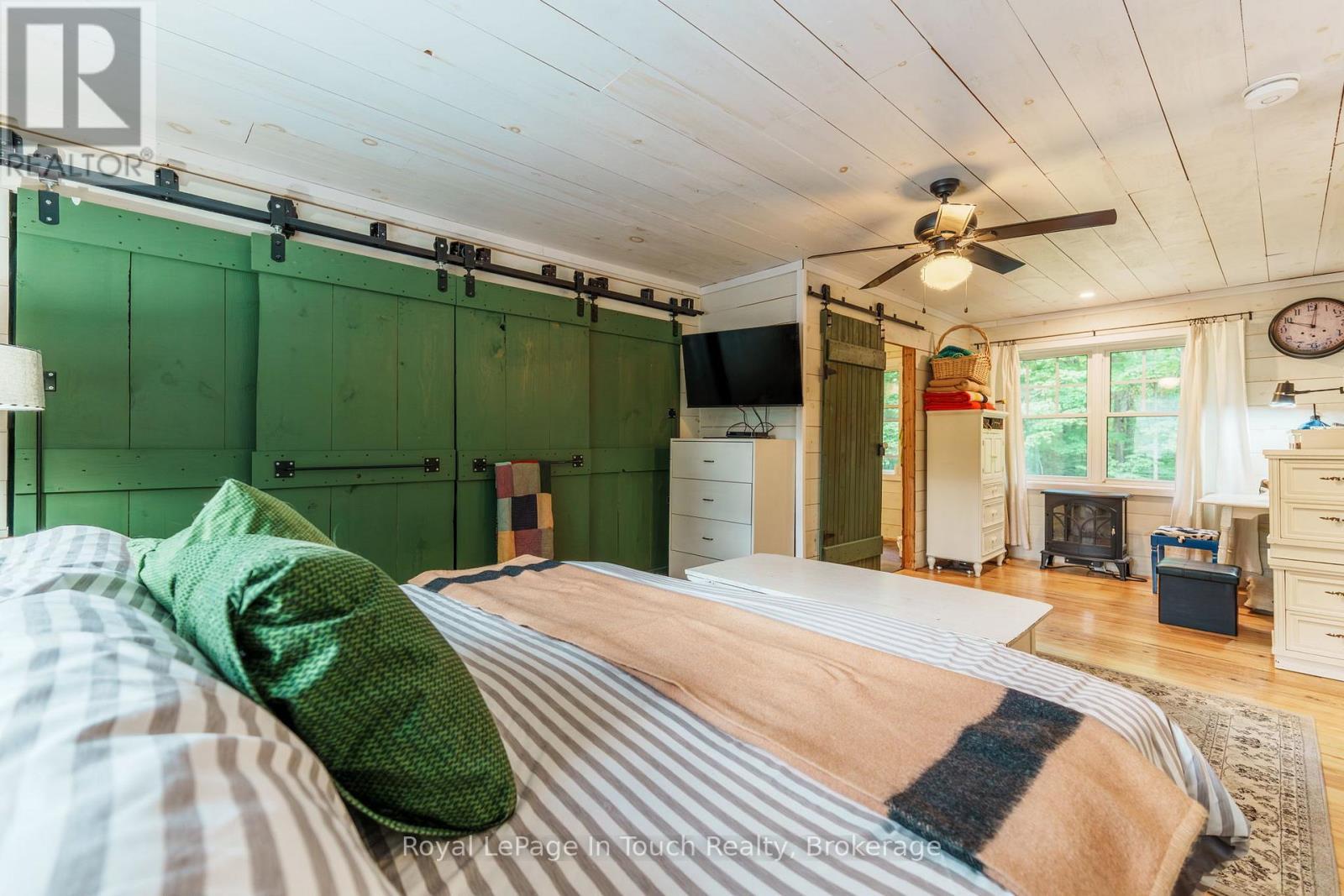 












440 CONCESSION RD 16 CONCESSION E

,
Tiny,




Ontario
L9M0P1

