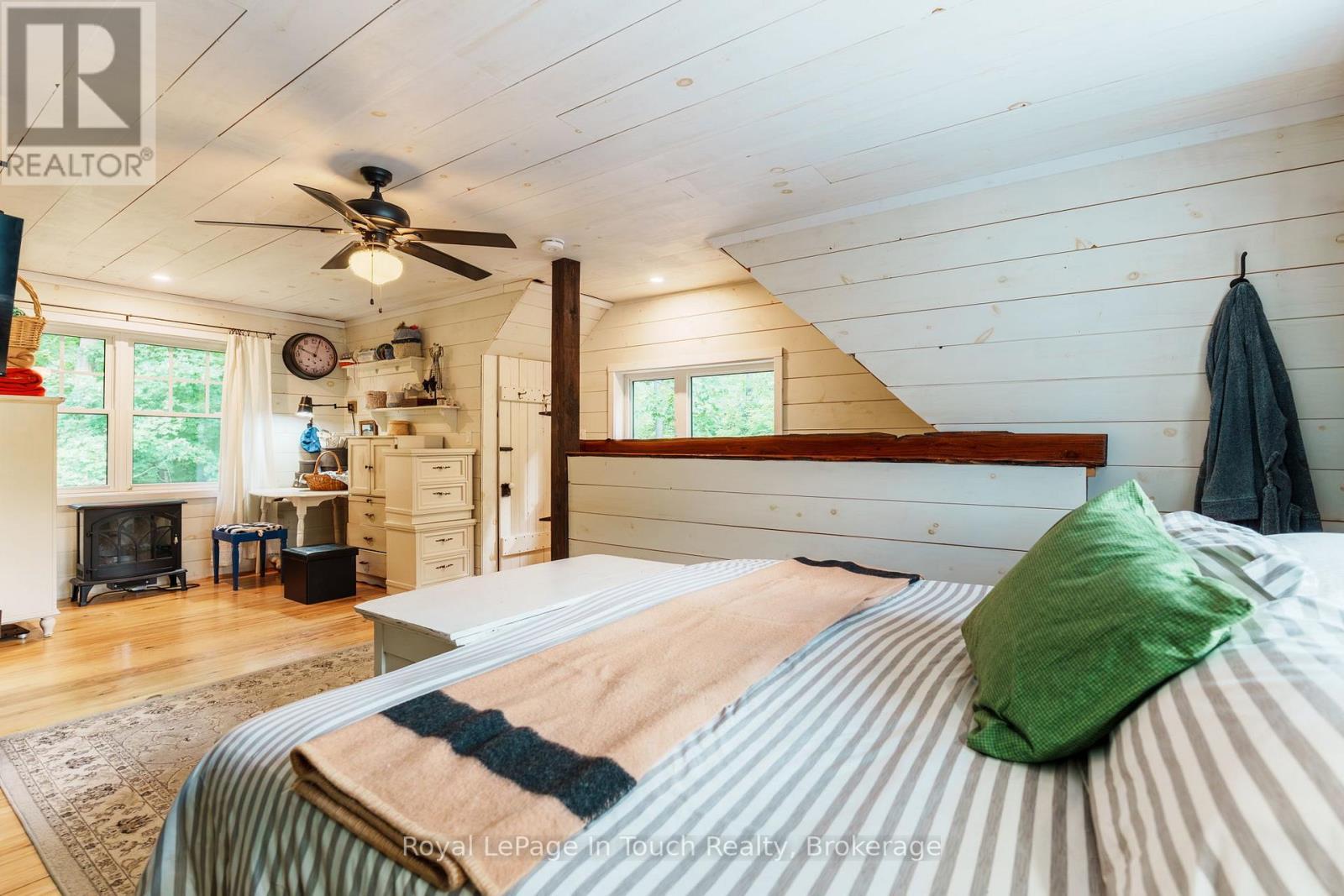 












440 CONCESSION RD 16 CONCESSION E

,
Tiny,




Ontario
L9M0P1

