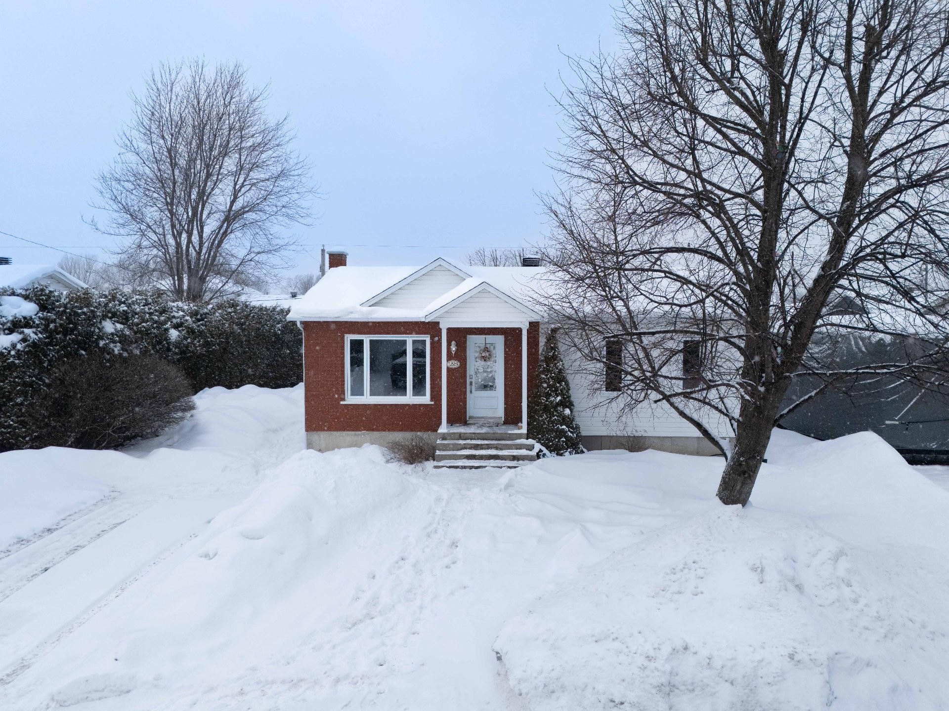 









28


Rue Deblois

,
Drummondville,




QC
J2A2M6


