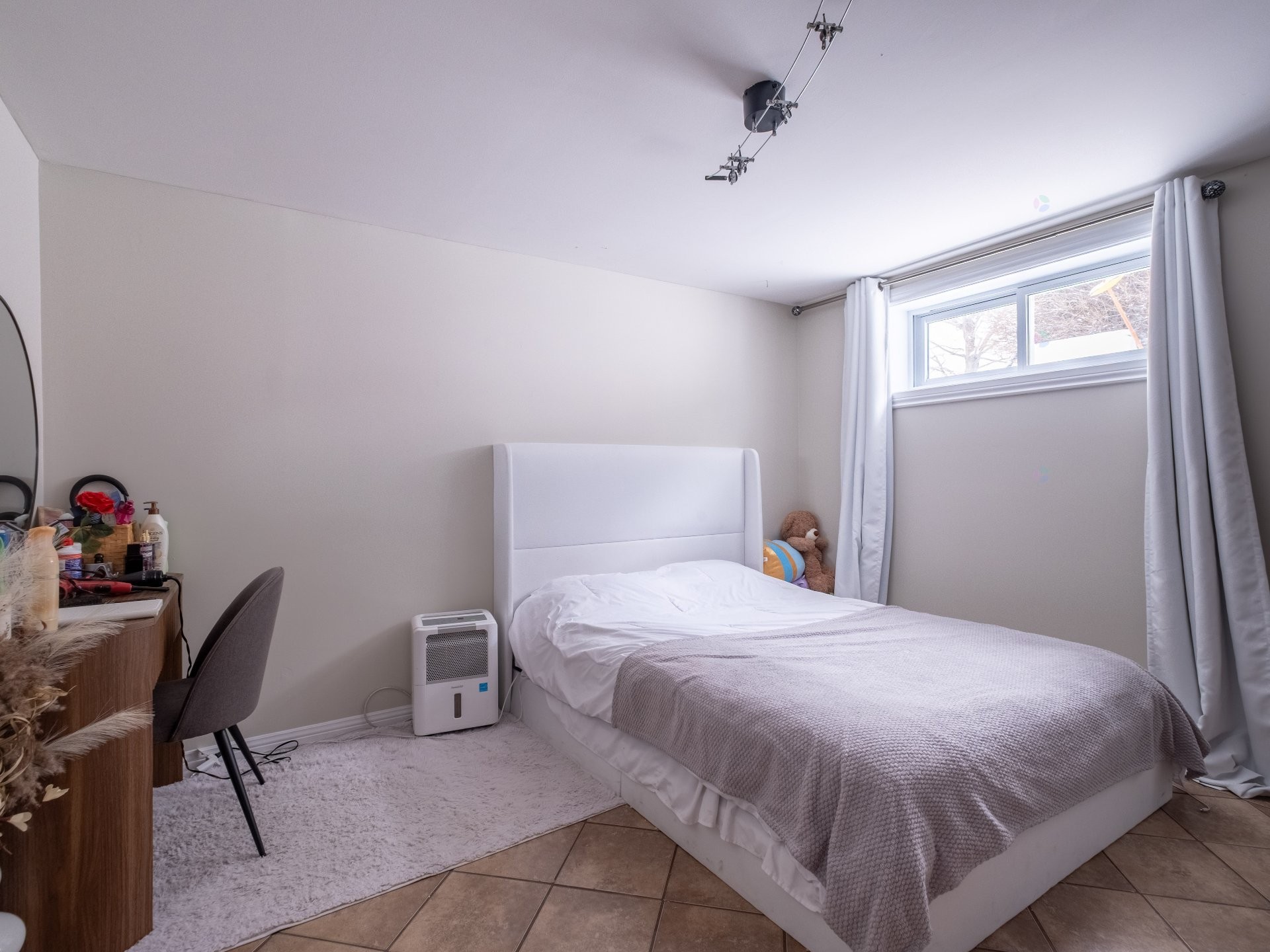 









28


Rue Deblois

,
Drummondville,




QC
J2A2M6

