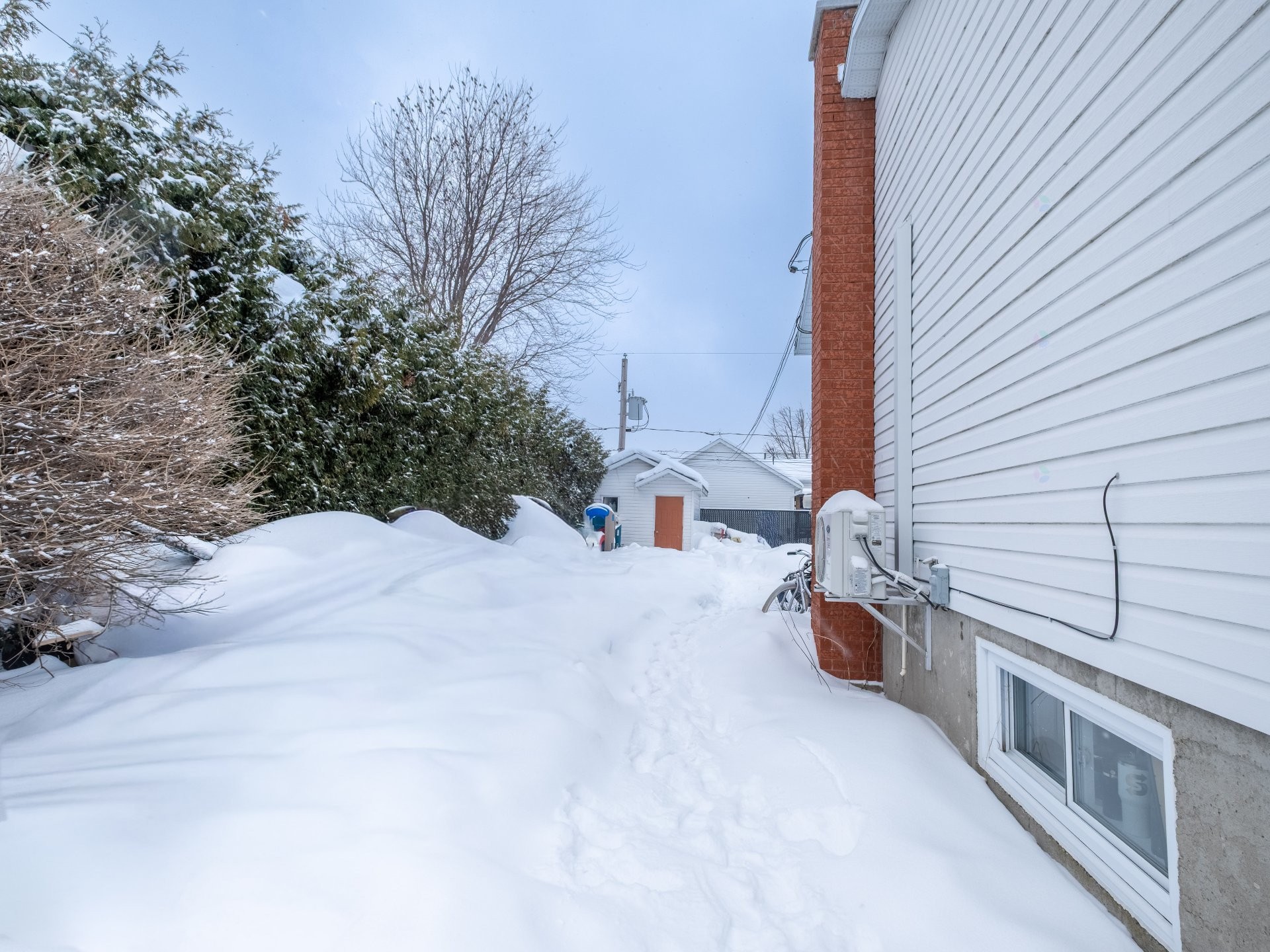 









28


Rue Deblois

,
Drummondville,




QC
J2A2M6

