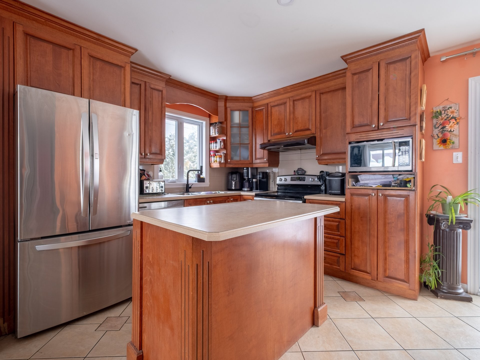 









28


Rue Deblois

,
Drummondville,




QC
J2A2M6

