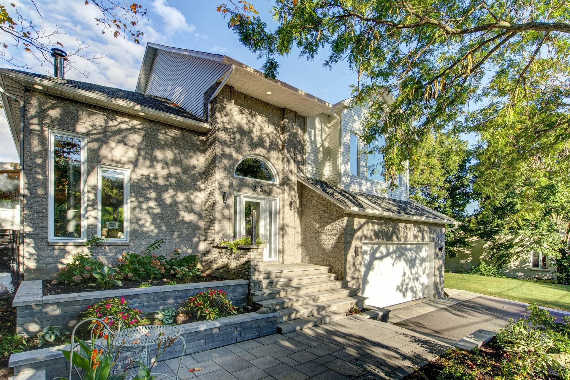 









25


Rue Carrier

,
Saint-Mathieu-de-Beloeil,




QC
J3G0G1

