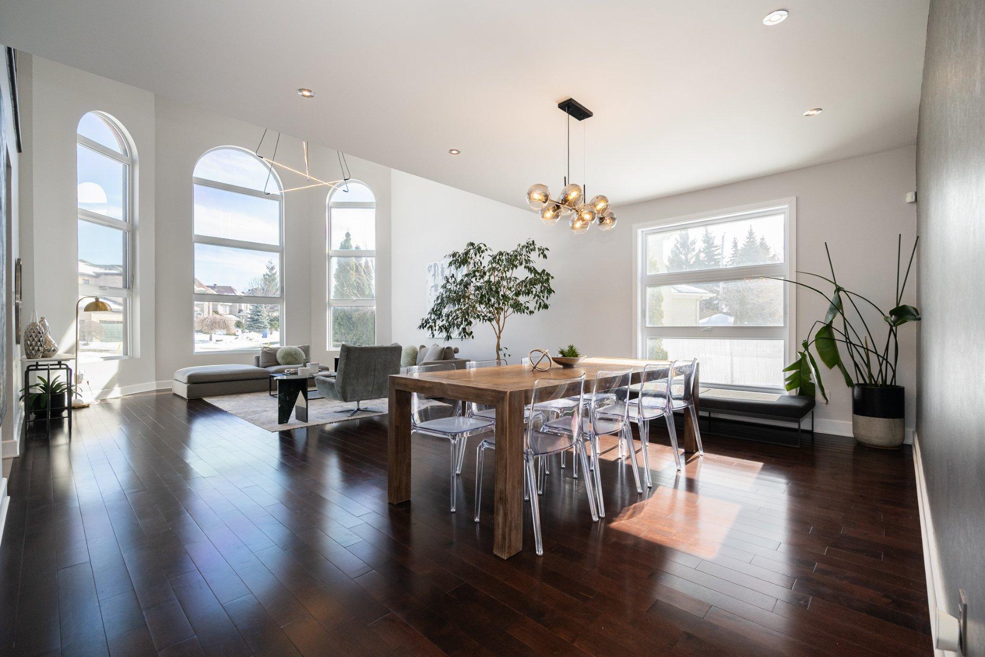 









2738


Carré Denise-Pelletier

,
Montréal (Saint-Laurent),




QC
H4R2T3

