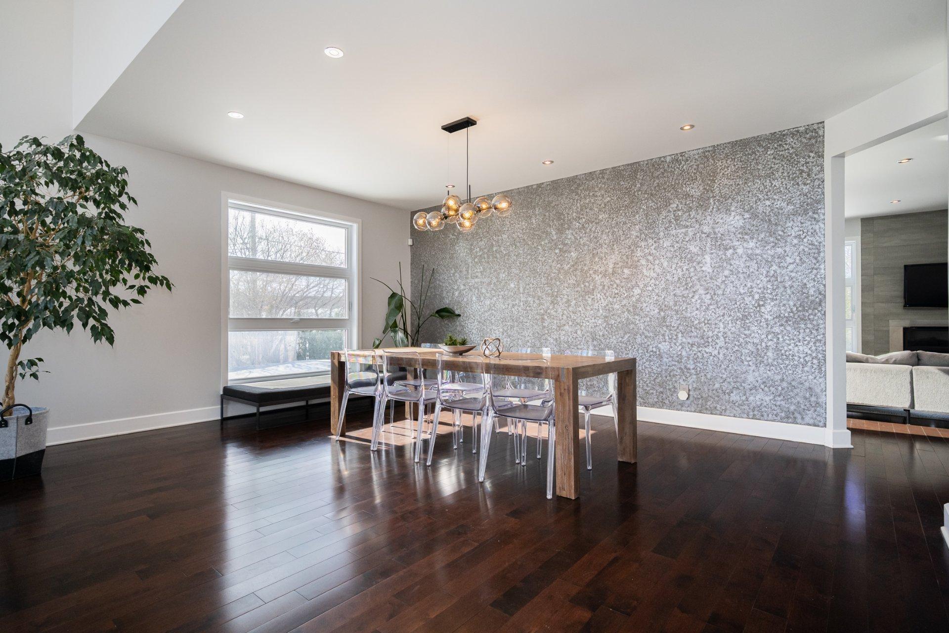 









2738


Carré Denise-Pelletier

,
Montréal (Saint-Laurent),




QC
H4R2T3

