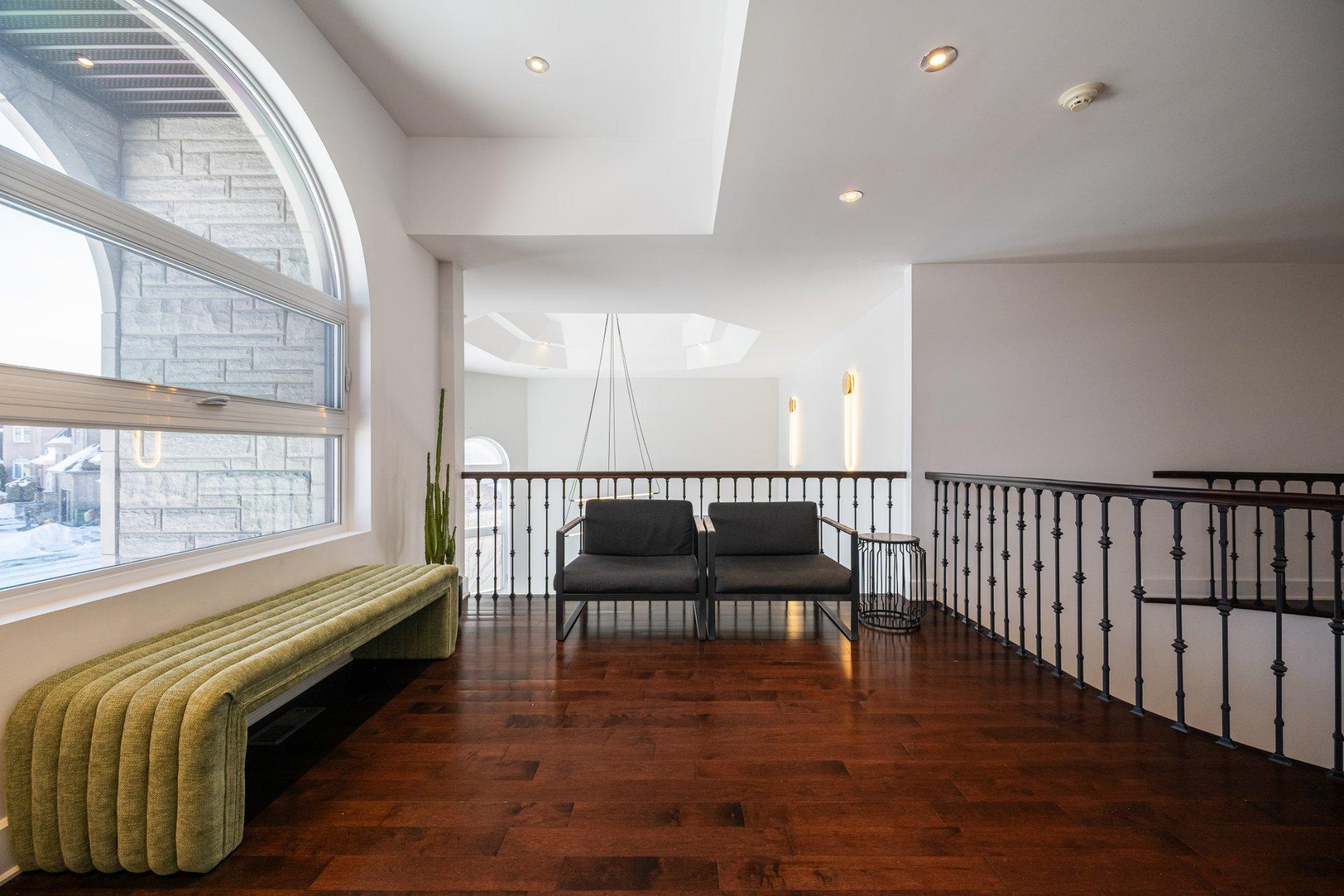 









2738


Carré Denise-Pelletier

,
Montréal (Saint-Laurent),




QC
H4R2T3

