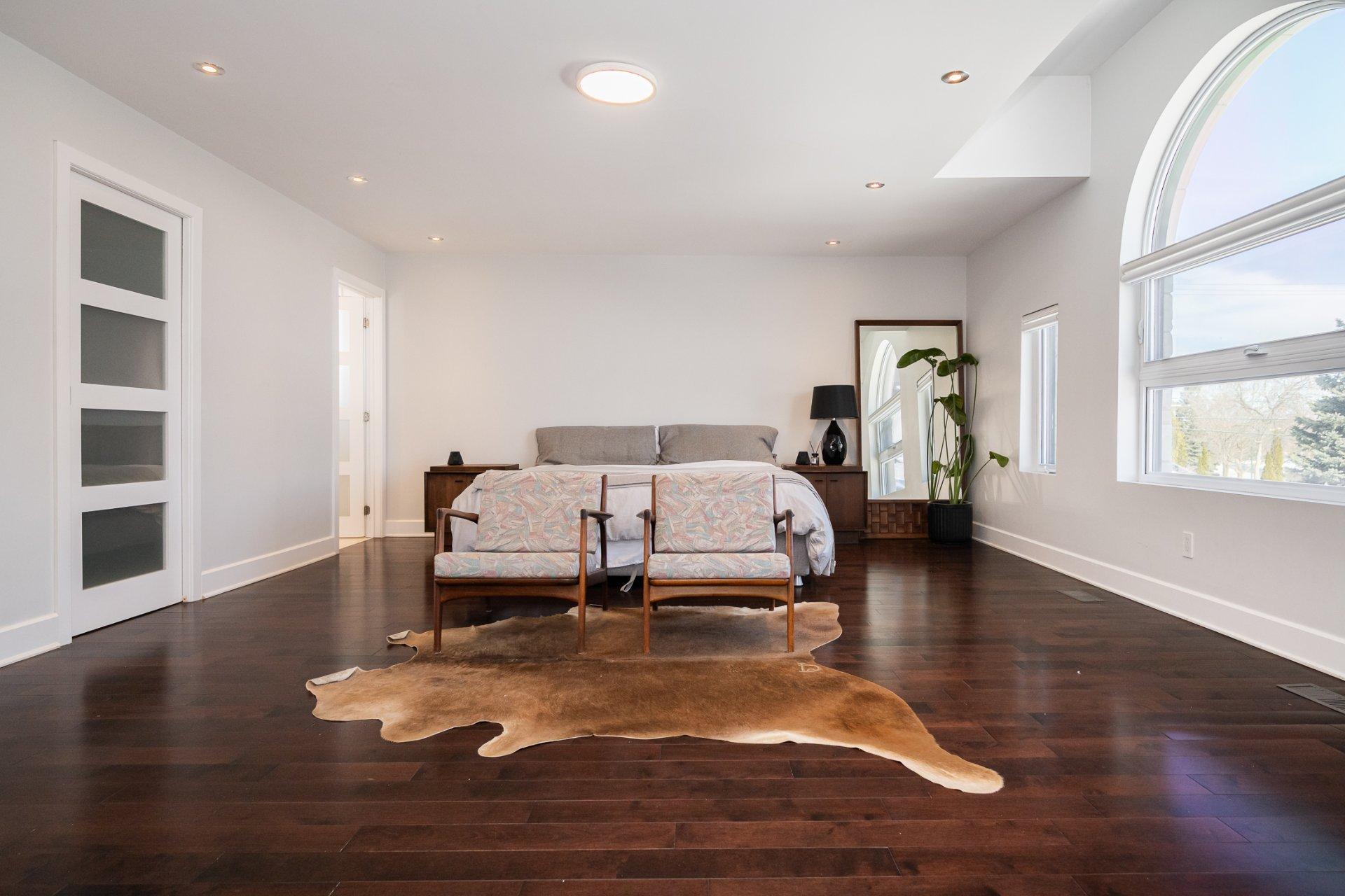 









2738


Carré Denise-Pelletier

,
Montréal (Saint-Laurent),




QC
H4R2T3

