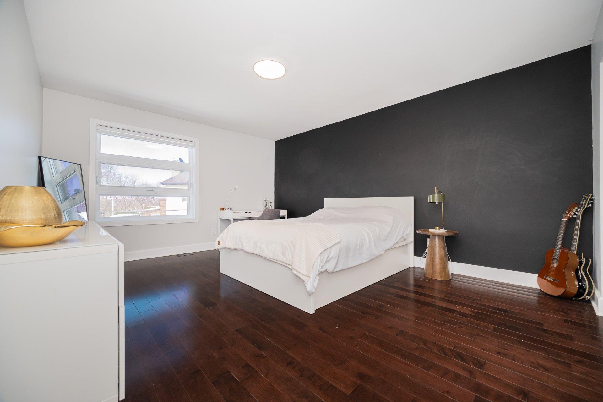 









2738


Carré Denise-Pelletier

,
Montréal (Saint-Laurent),




QC
H4R2T3

