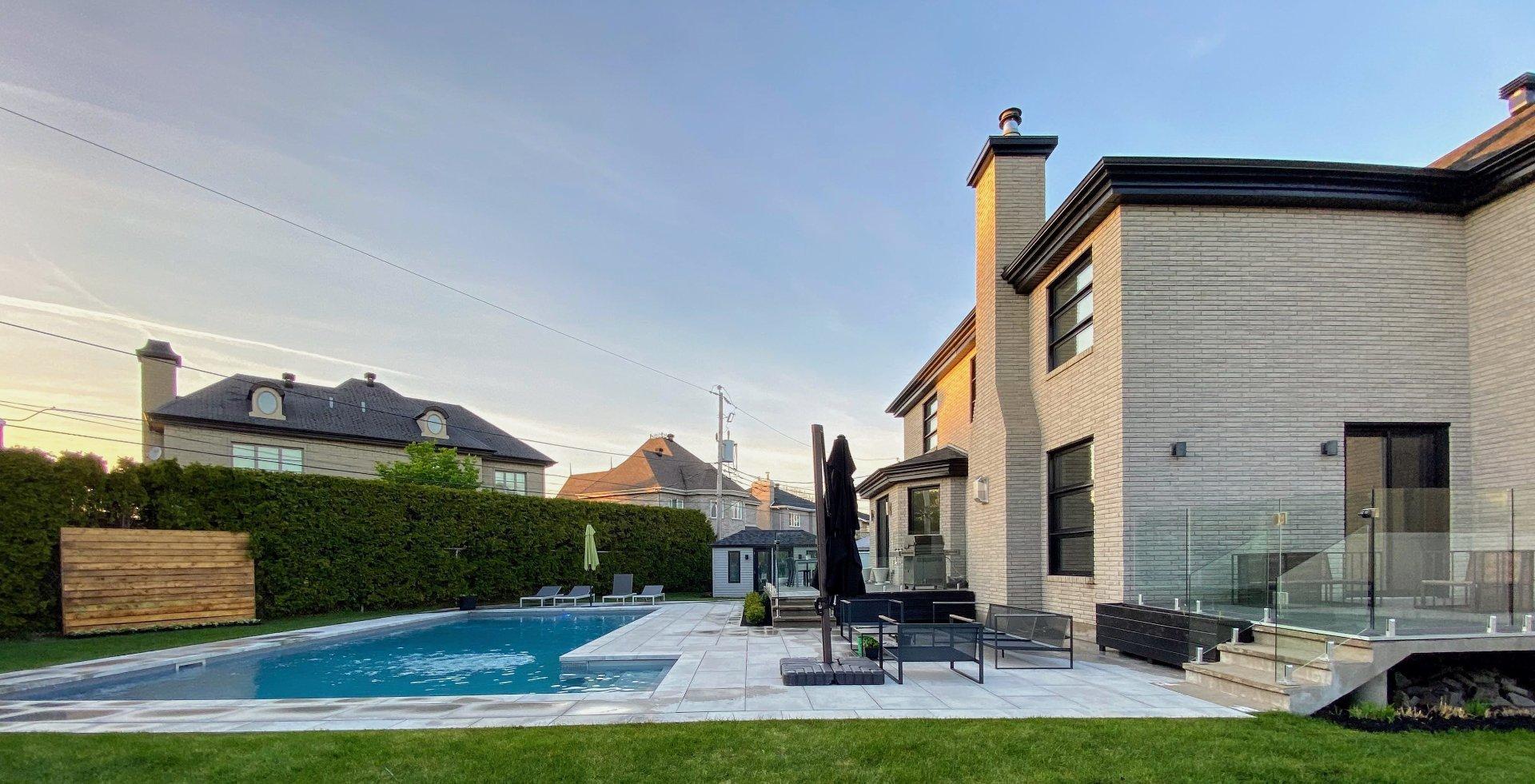 









2738


Carré Denise-Pelletier

,
Montréal (Saint-Laurent),




QC
H4R2T3

