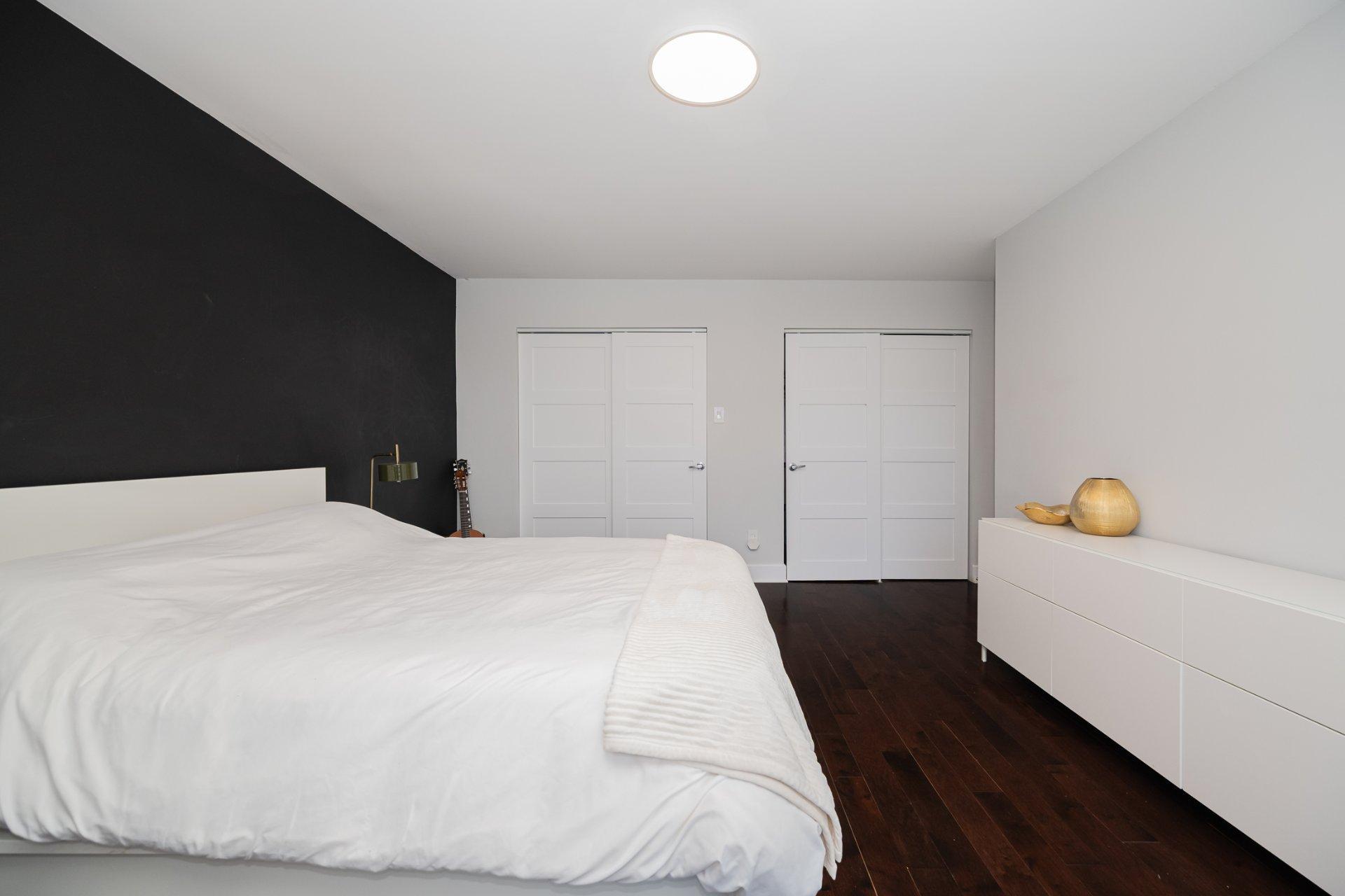 









2738


Carré Denise-Pelletier

,
Montréal (Saint-Laurent),




QC
H4R2T3

