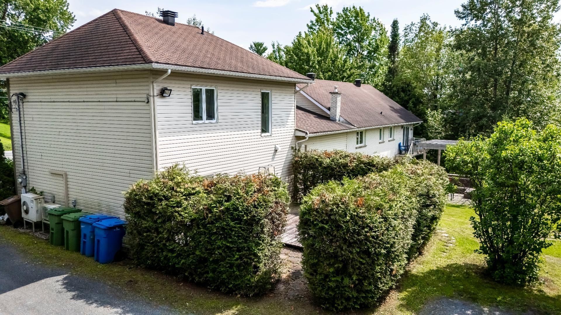









121


Route 216

,
Stoke,




QC
J0B3G0

