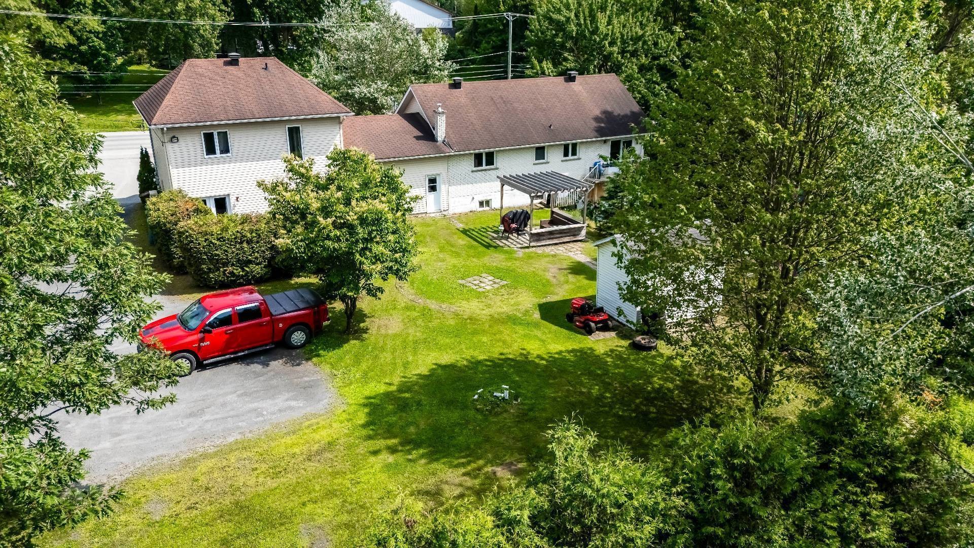 









121


Route 216

,
Stoke,




QC
J0B3G0

