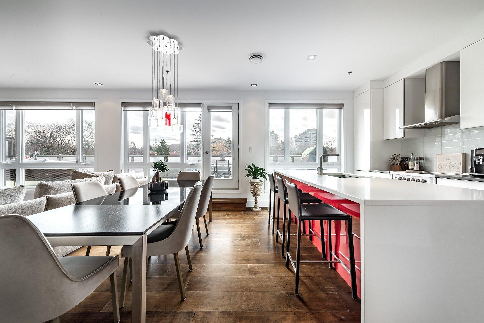 









2285


Av. Ekers

, PH404,
Mont-Royal,




QC
H3S1C6

