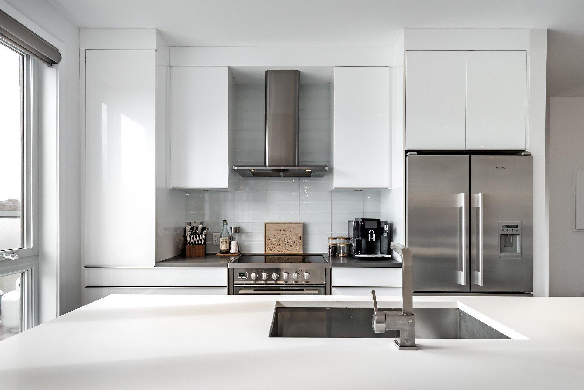 









2285


Av. Ekers

, PH404,
Mont-Royal,




QC
H3S1C6

