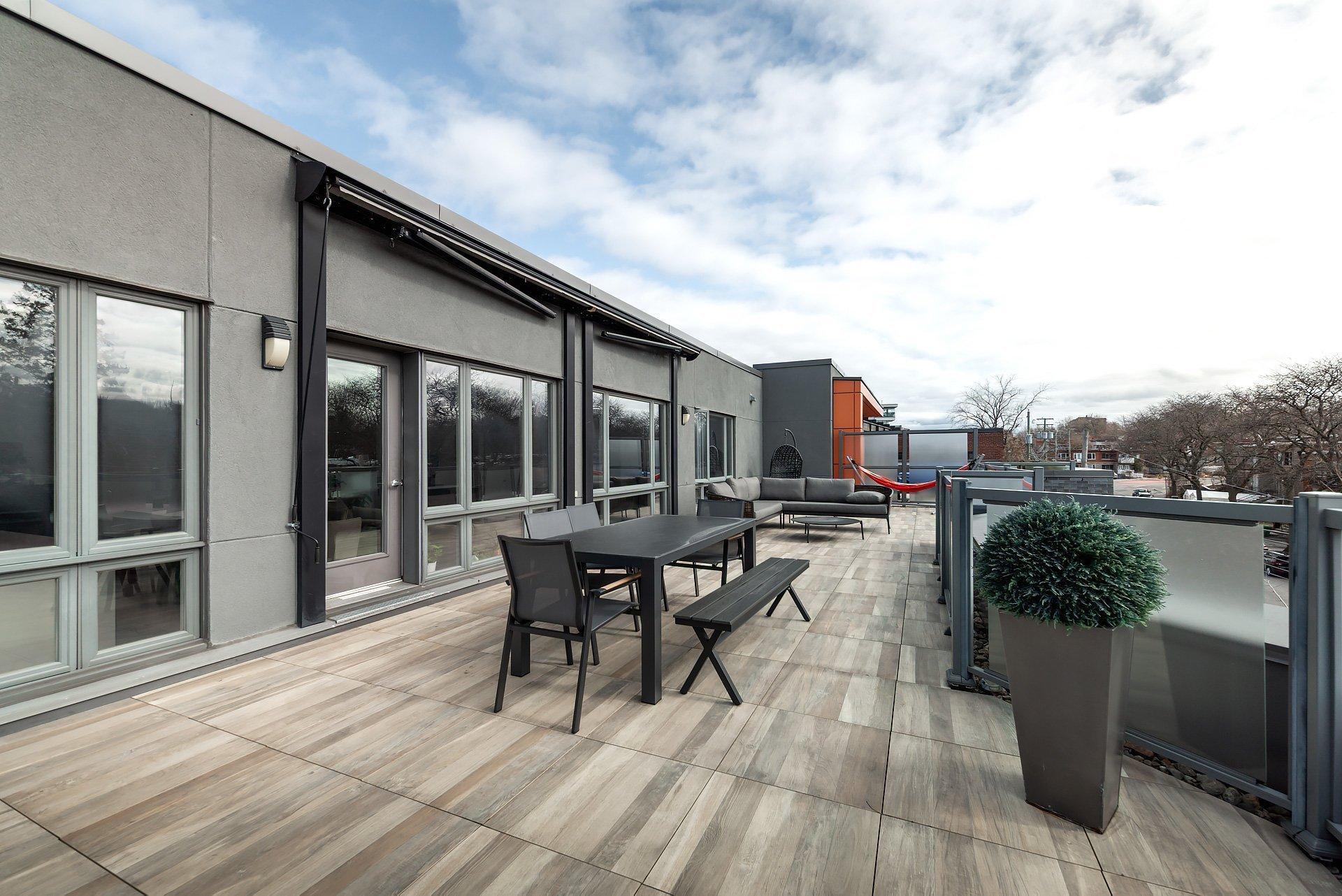 









2285


Av. Ekers

, PH404,
Mont-Royal,




QC
H3S1C6

