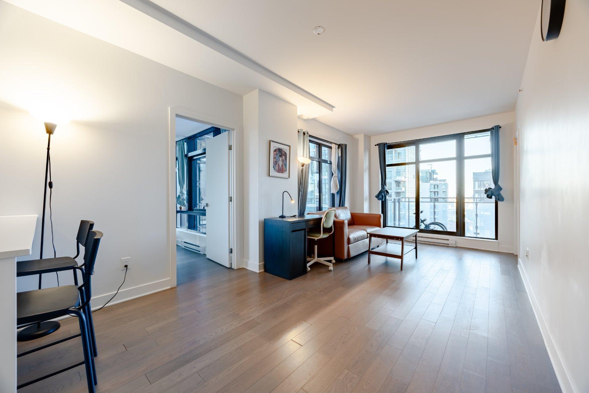 









628


Rue St-Jacques

, 1606,
Montréal (Ville-Marie),




QC
H3C0E1

