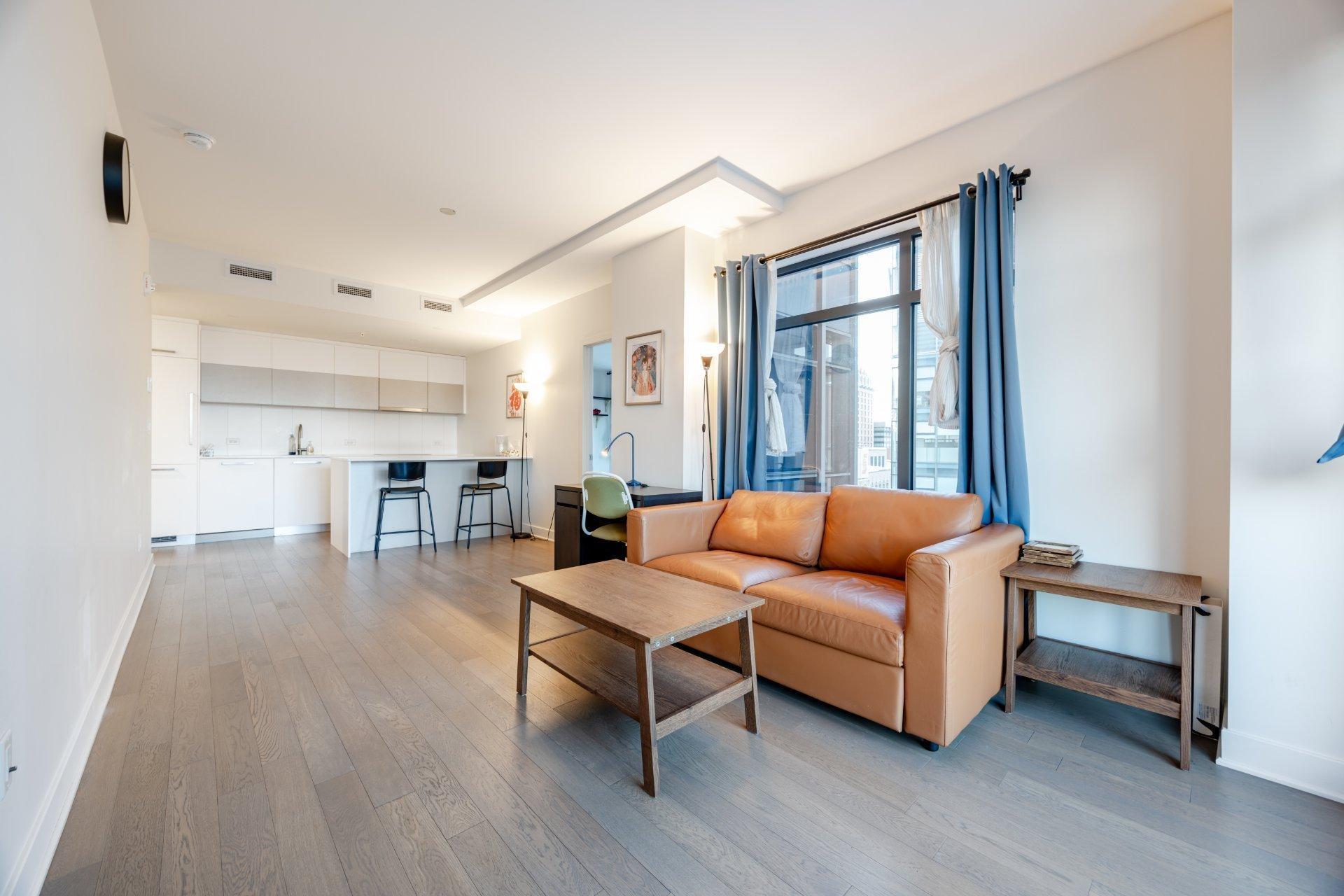 









628


Rue St-Jacques

, 1606,
Montréal (Ville-Marie),




QC
H3C0E1

