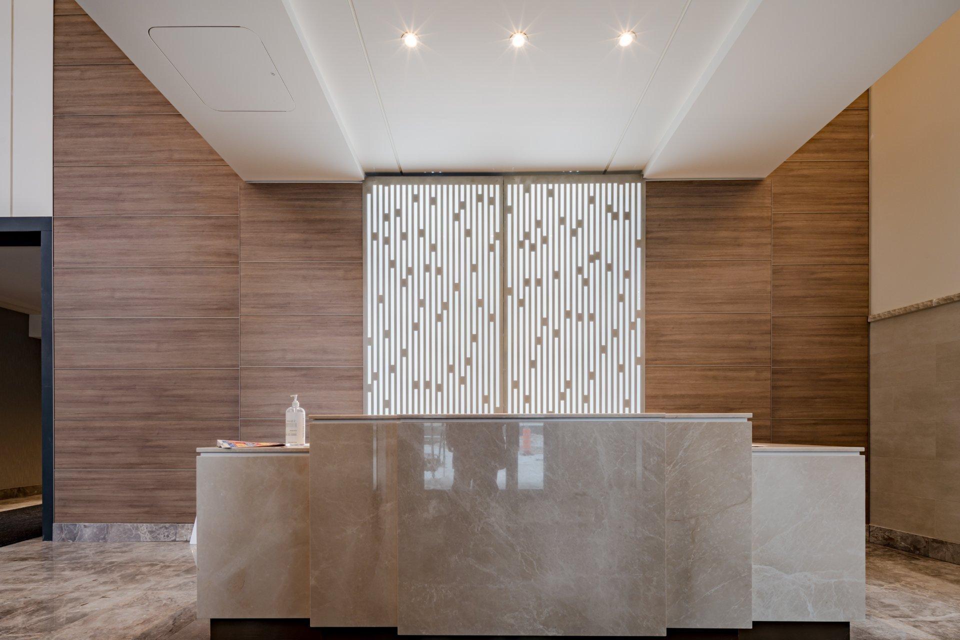 









628


Rue St-Jacques

, 1606,
Montréal (Ville-Marie),




QC
H3C0E1

