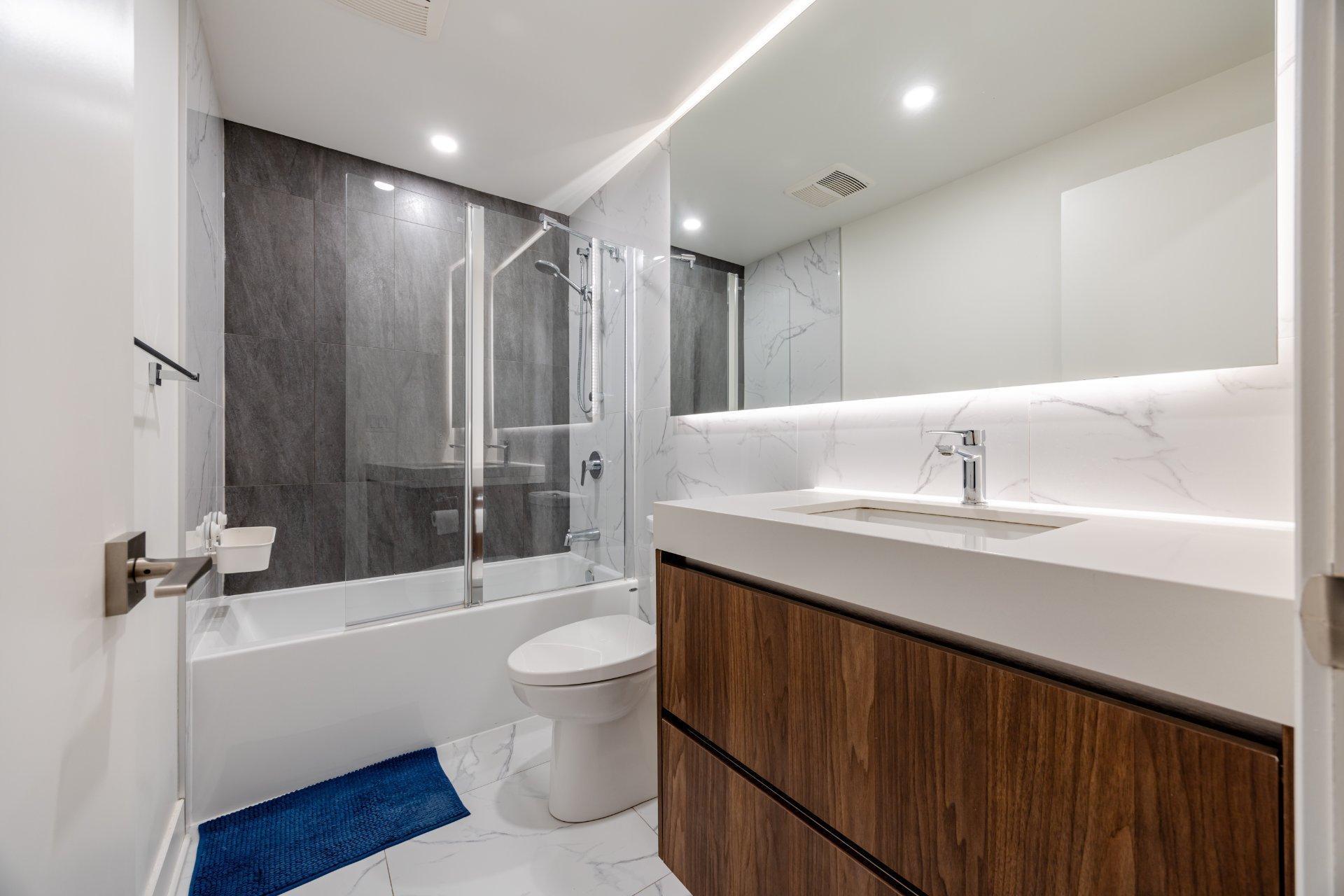 









628


Rue St-Jacques

, 1606,
Montréal (Ville-Marie),




QC
H3C0E1

