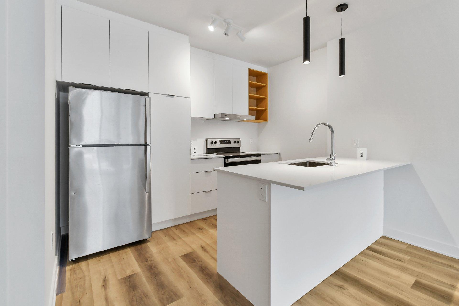 









2121


Av. Papineau

, 504,
Montréal (Ville-Marie),




QC
H2K4J5

