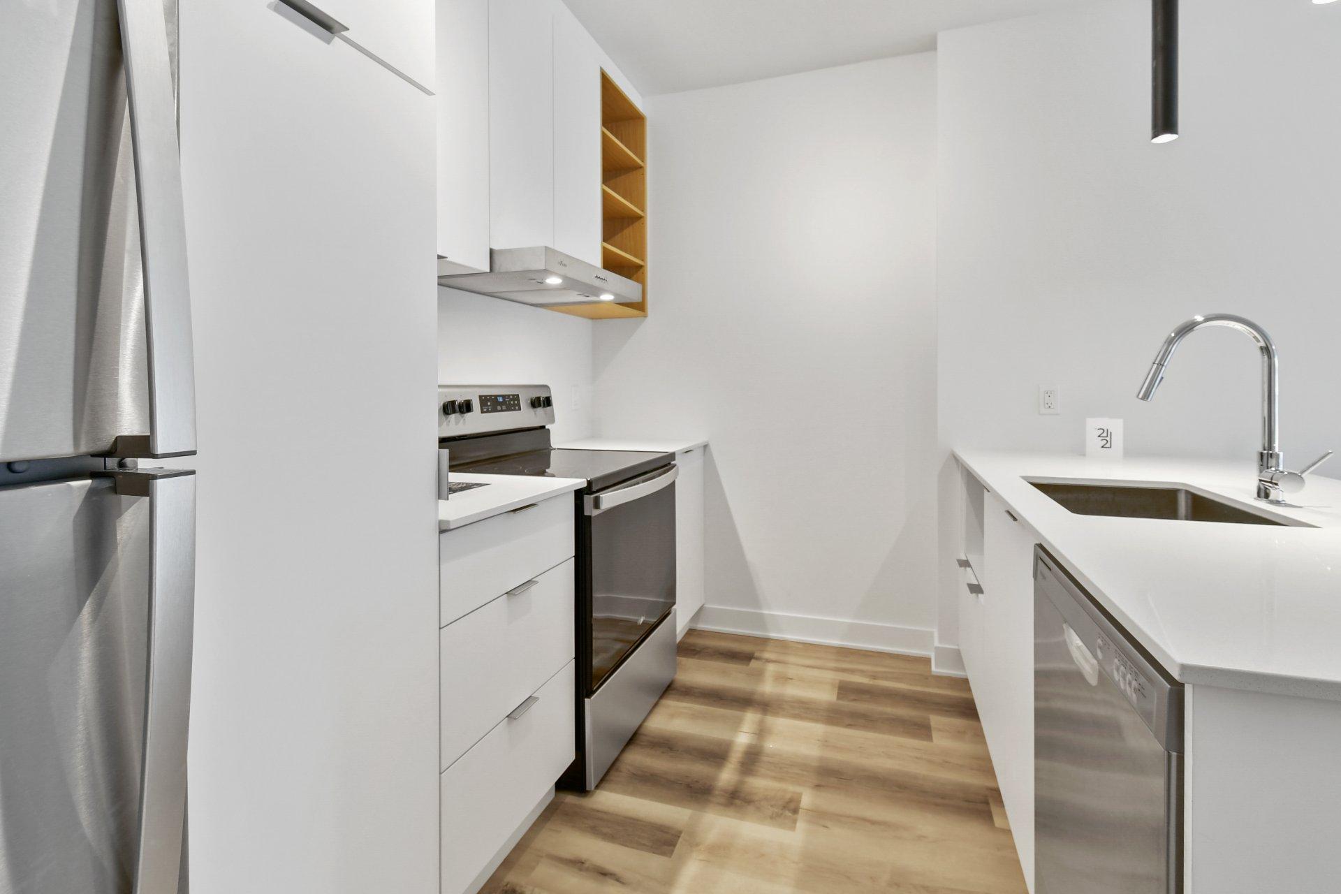 









2121


Av. Papineau

, 504,
Montréal (Ville-Marie),




QC
H2K4J5

