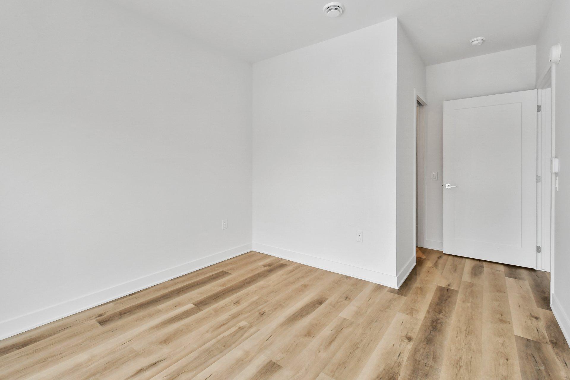 









2121


Av. Papineau

, 504,
Montréal (Ville-Marie),




QC
H2K4J5

