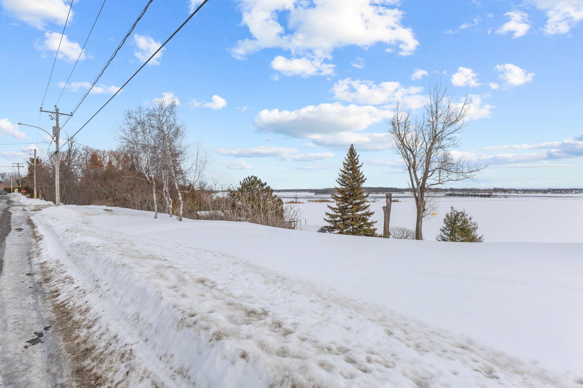 












Ch. du Fleuve

,
Pointe-des-Cascades,







QC
J0P1M0

