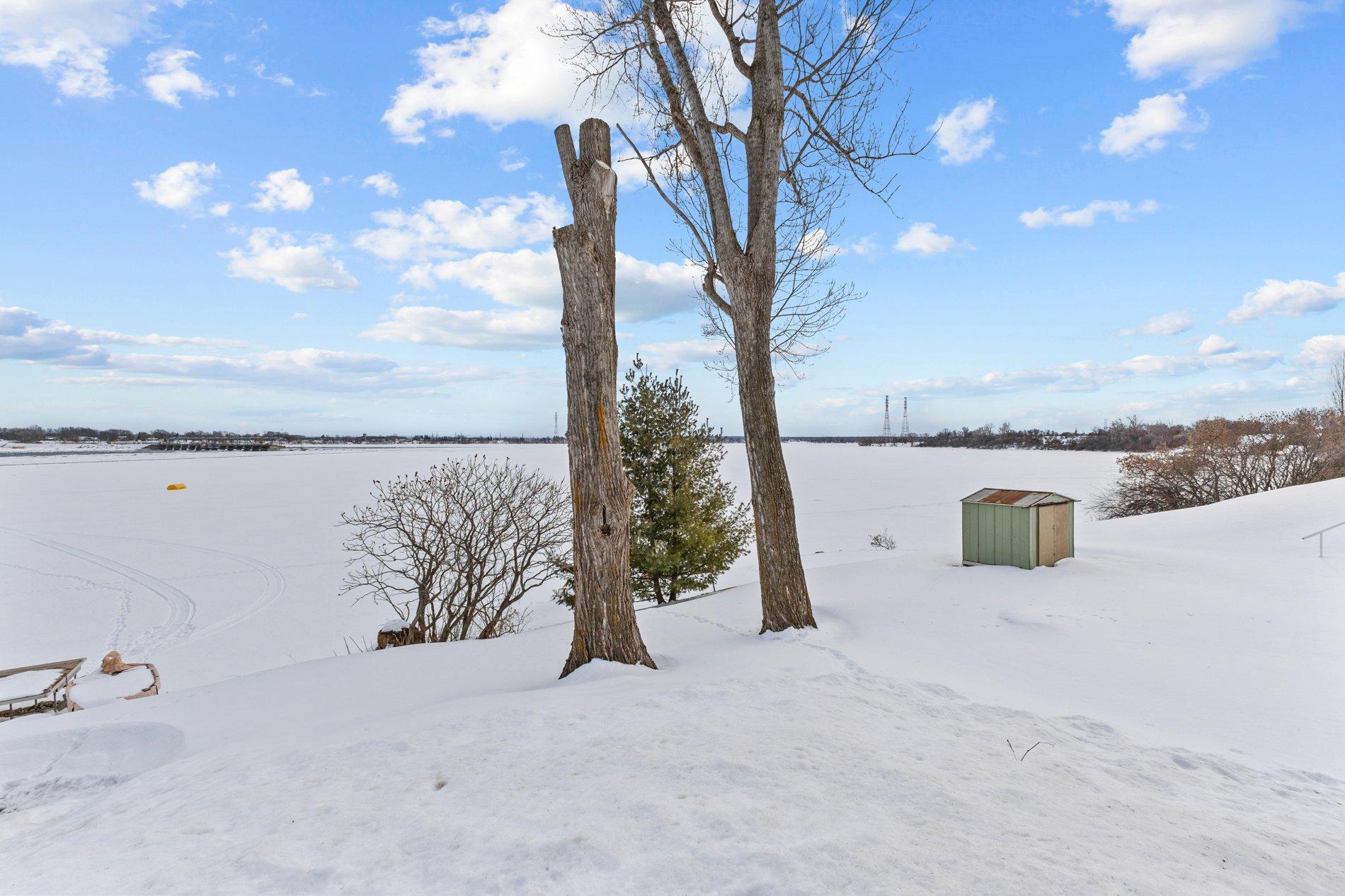 












Ch. du Fleuve

,
Pointe-des-Cascades,







QC
J0P1M0

