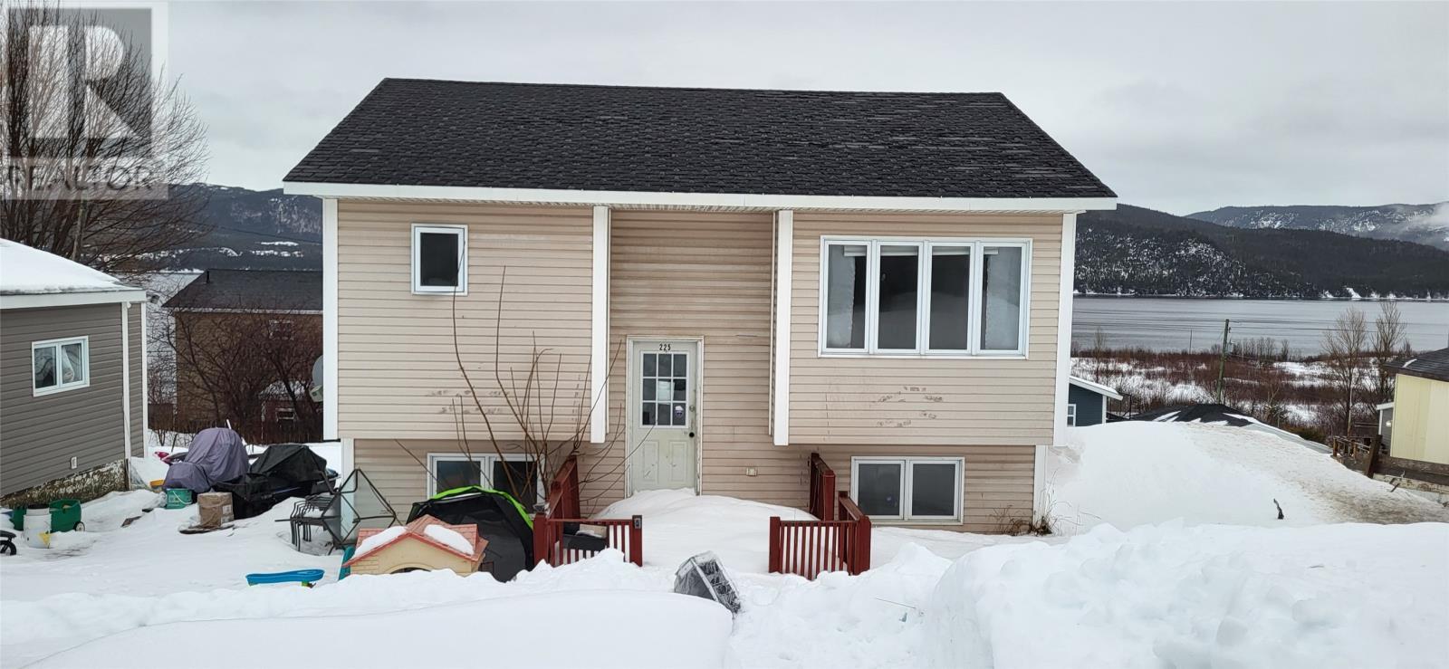 












225 Humber Road

,
Corner Brook,




Newfoundland & Labrador
A2H3T3

