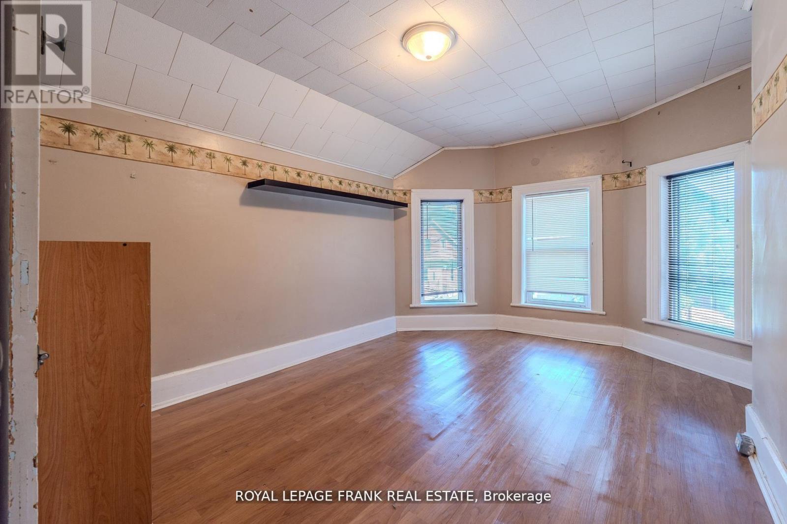 












87 DURHAM STREET W

,
Kawartha Lakes (Lindsay),




Ontario
K9V2P8

